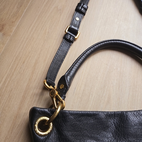 Marc Jacob Leather Satchel black handle or cross body. Gold accent - Picture 6 of 16